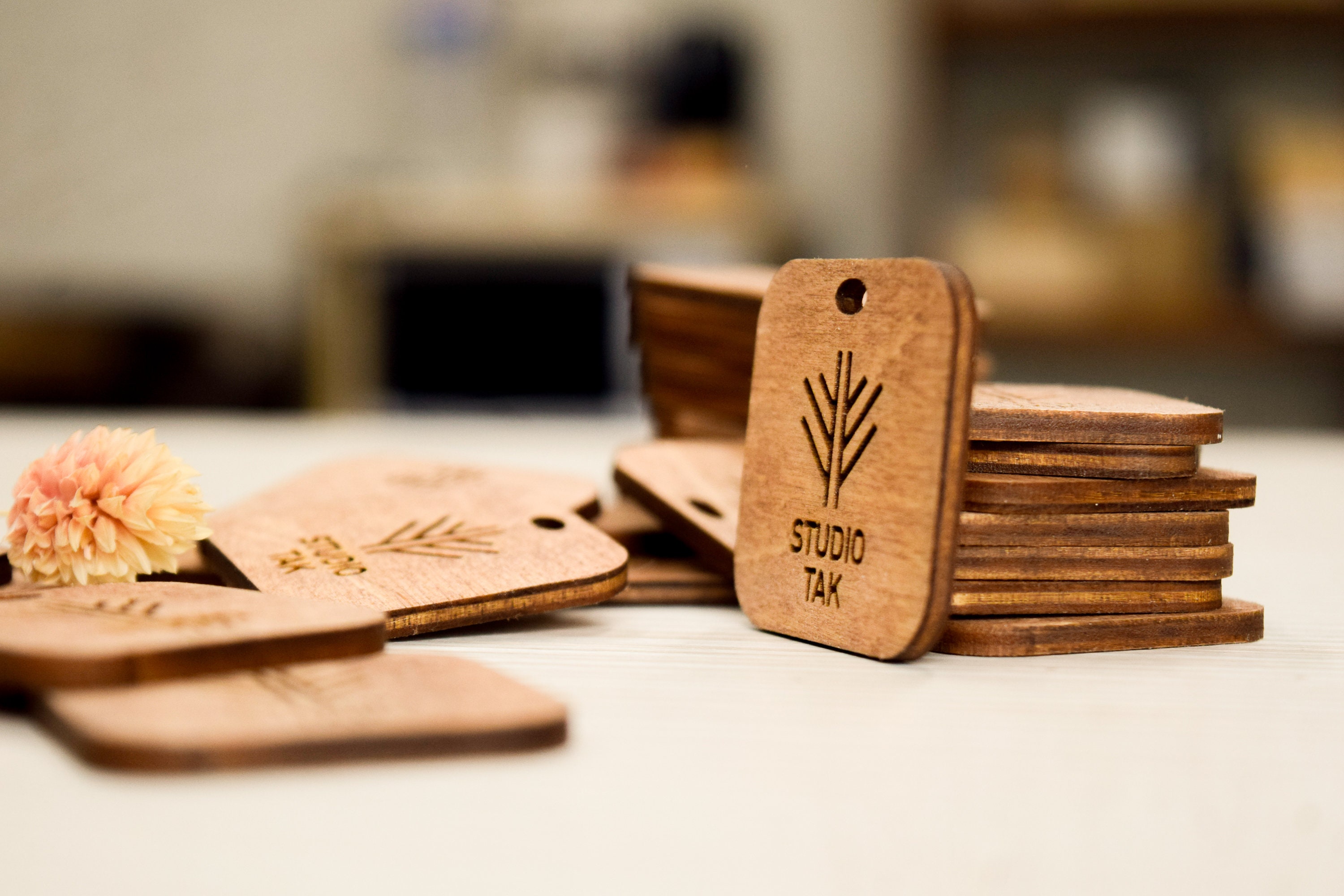 Etiquetas de madera hechas a mano etiquetas personalizadas Etsy