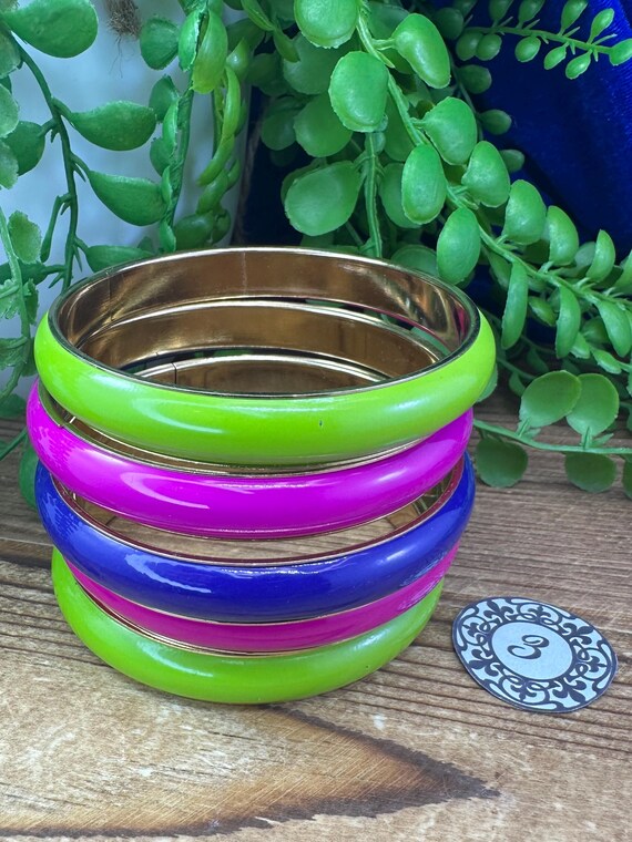 Assorted vintage stackable bangles and bracelets … - image 4