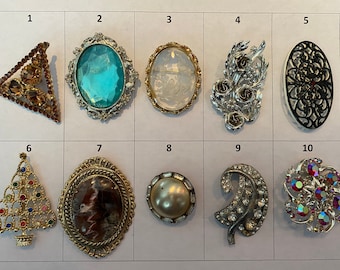 素晴らしい価格 Assorted Vintage Brooches. Each Sold Separately. - Etsy アクセサリー