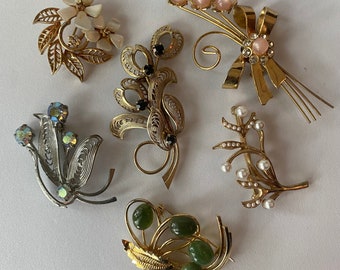 【vintage】ブローチ　130点以上　まとめ売り　大量 Vintage Art Deco Style Yellow Gold Tone Rhinestone Glass