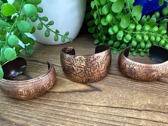 Assorted copper open back cuff bracelet bangles. … - image 2