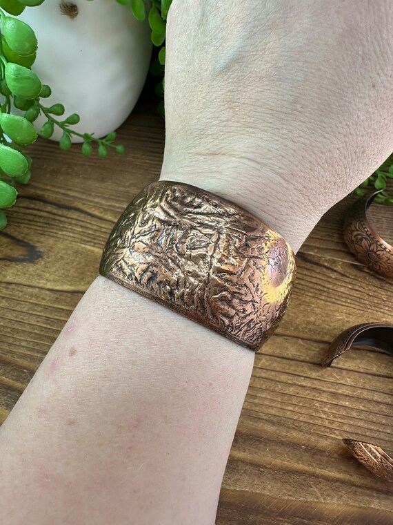 Assorted copper open back cuff bracelet bangles. … - image 6