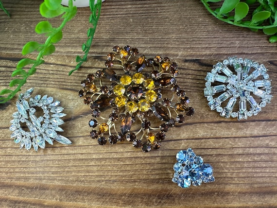 Broche Vintage En Strass Rose - Avec Sa Boîte D'origine - Occasion - Bijou Ancien