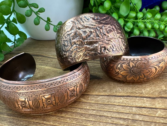 Assorted copper open back cuff bracelet bangles. … - image 1