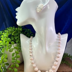 Vintage Fashion necklace and earrings set.