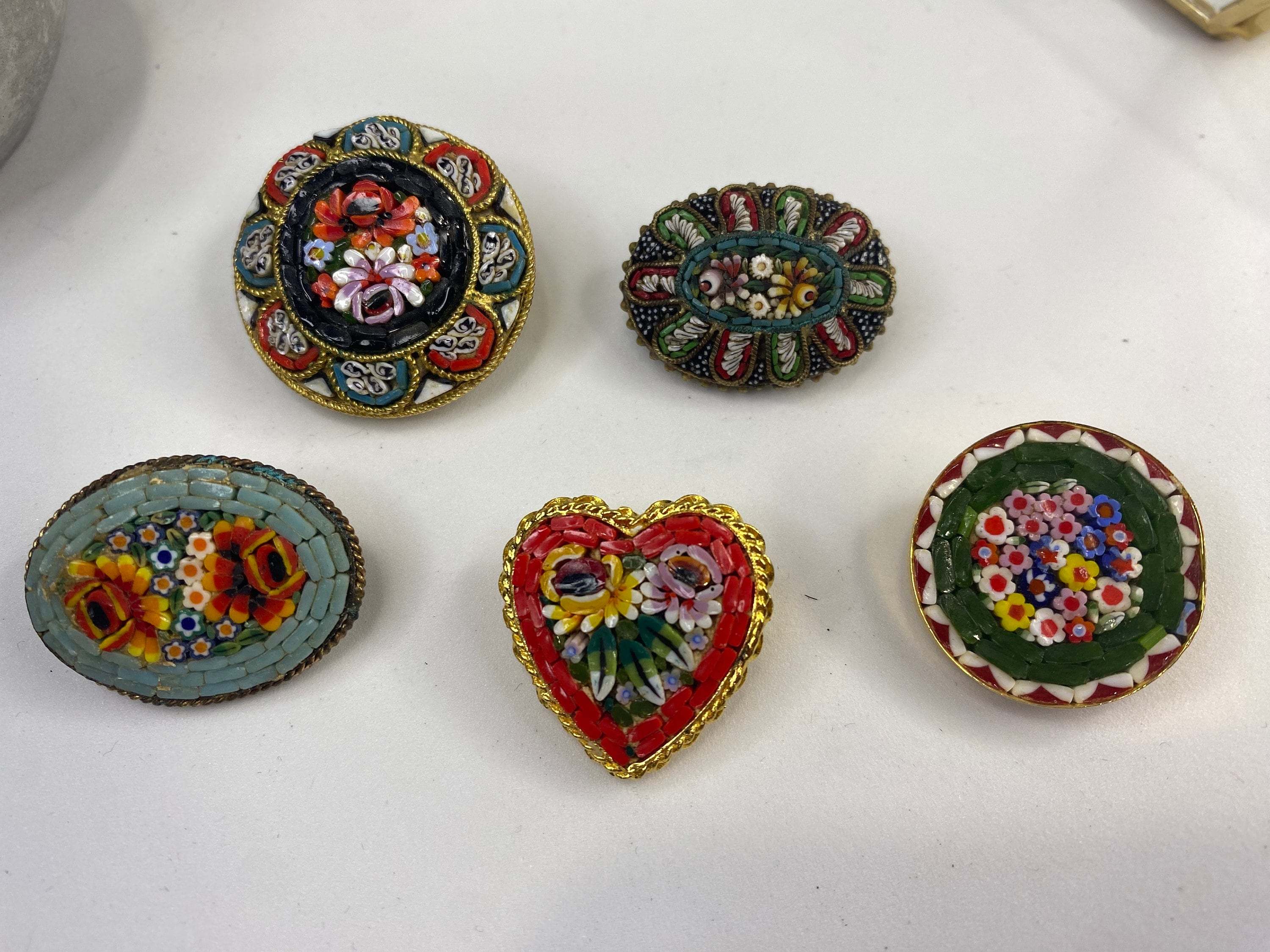 Broche vintage en micromosaïque fabriquée en Italie Broche