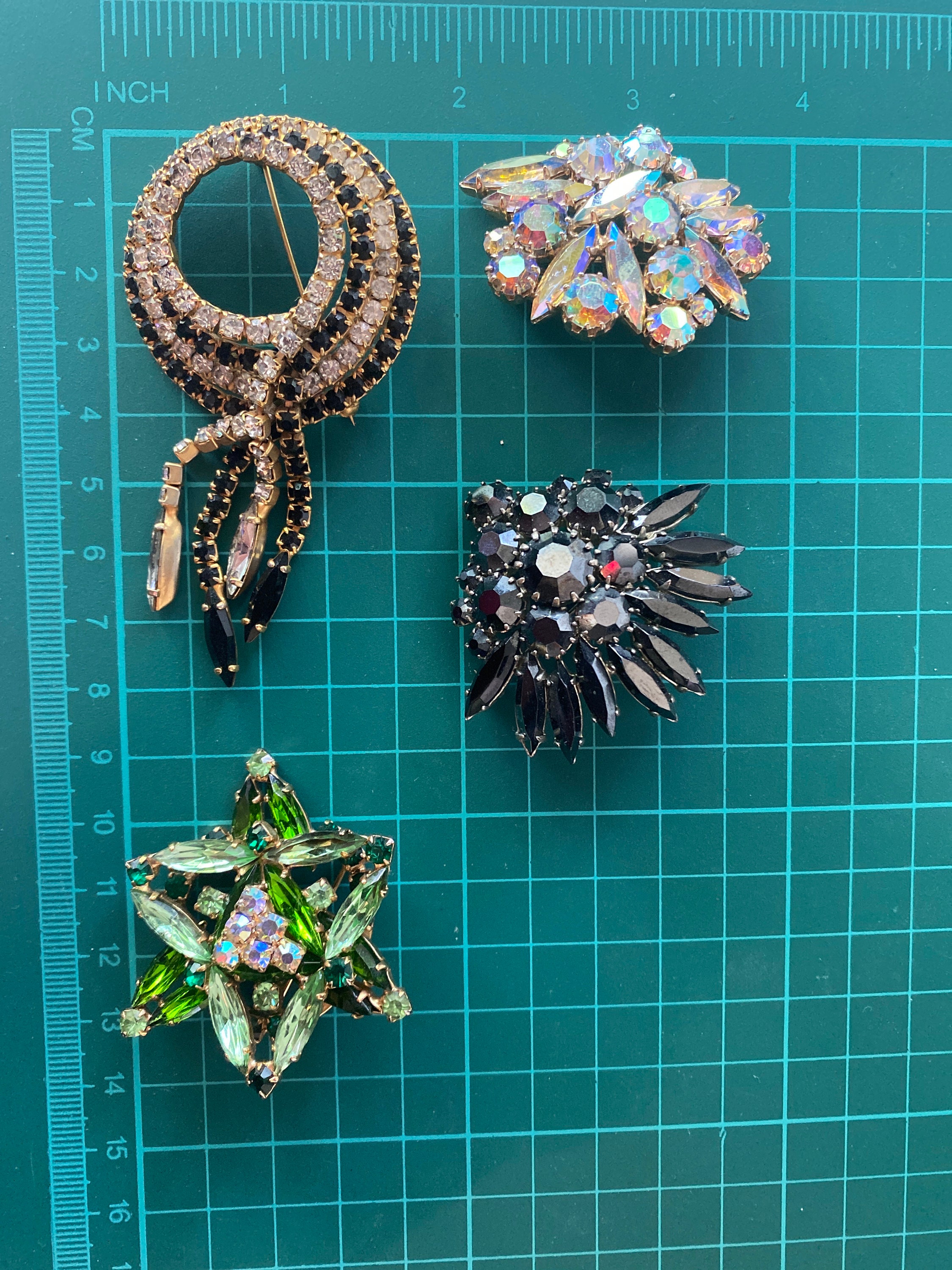 Assorted Vintage Rhinestone Crystal Brooches - Etsy