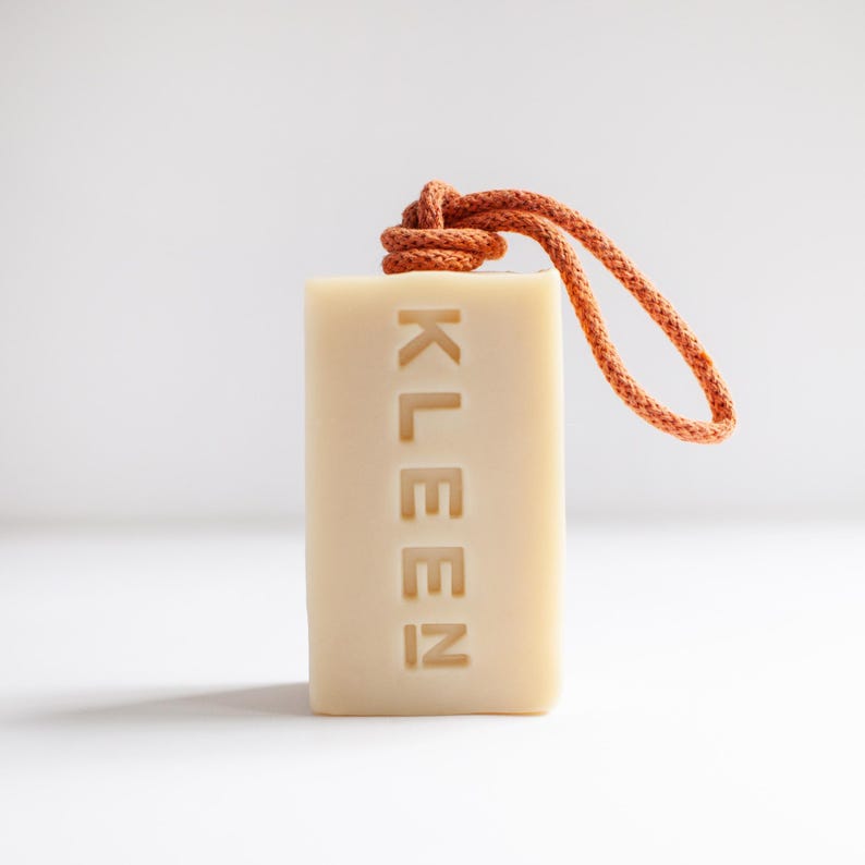 Jabón de leche de avena en una cuerda: Jabón artesanal sin perfume para pieles sensibles imagen 5