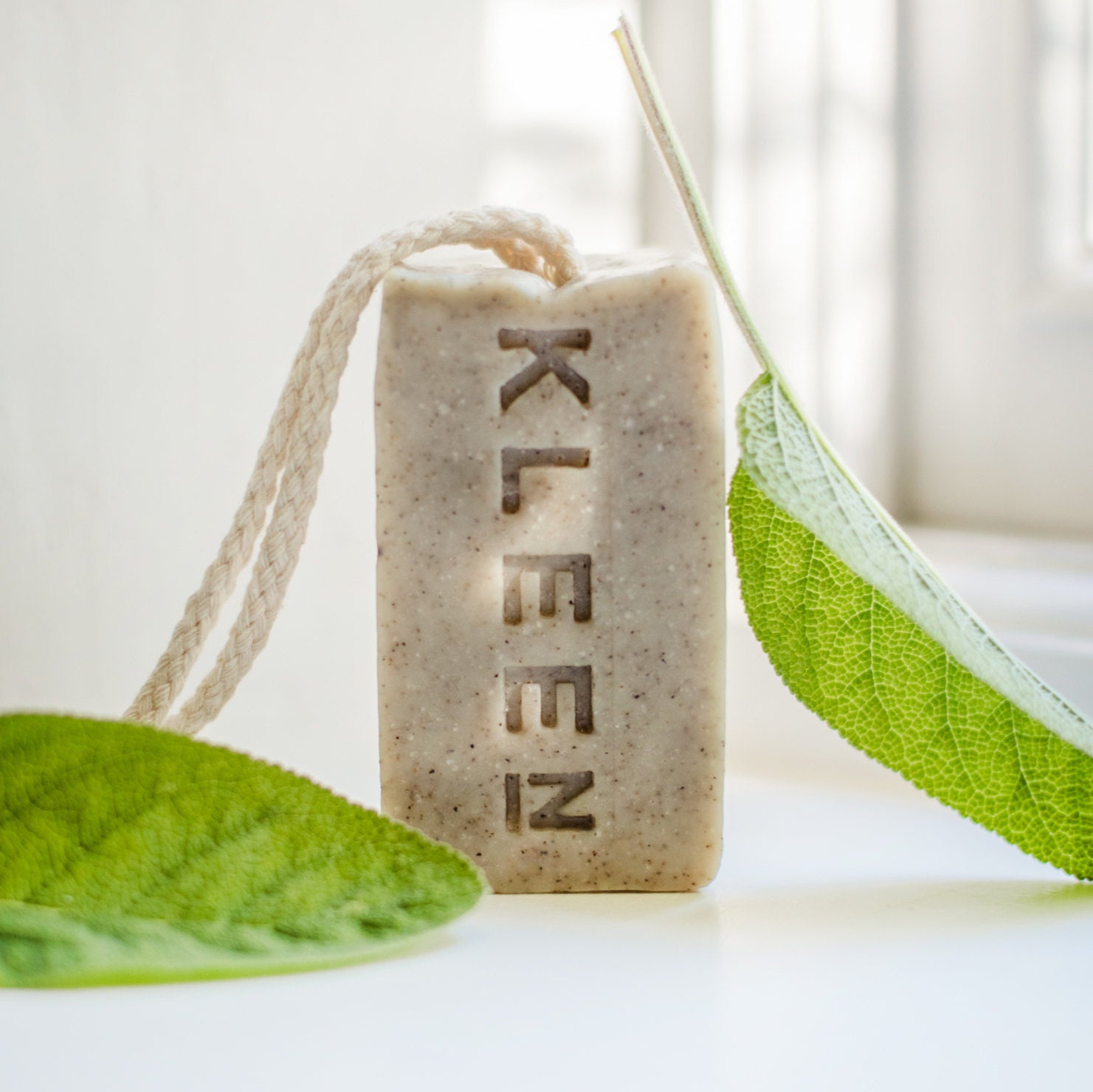 Woody Soap on a Rope with exfoliating Oatmeal and purifying Green Cla…