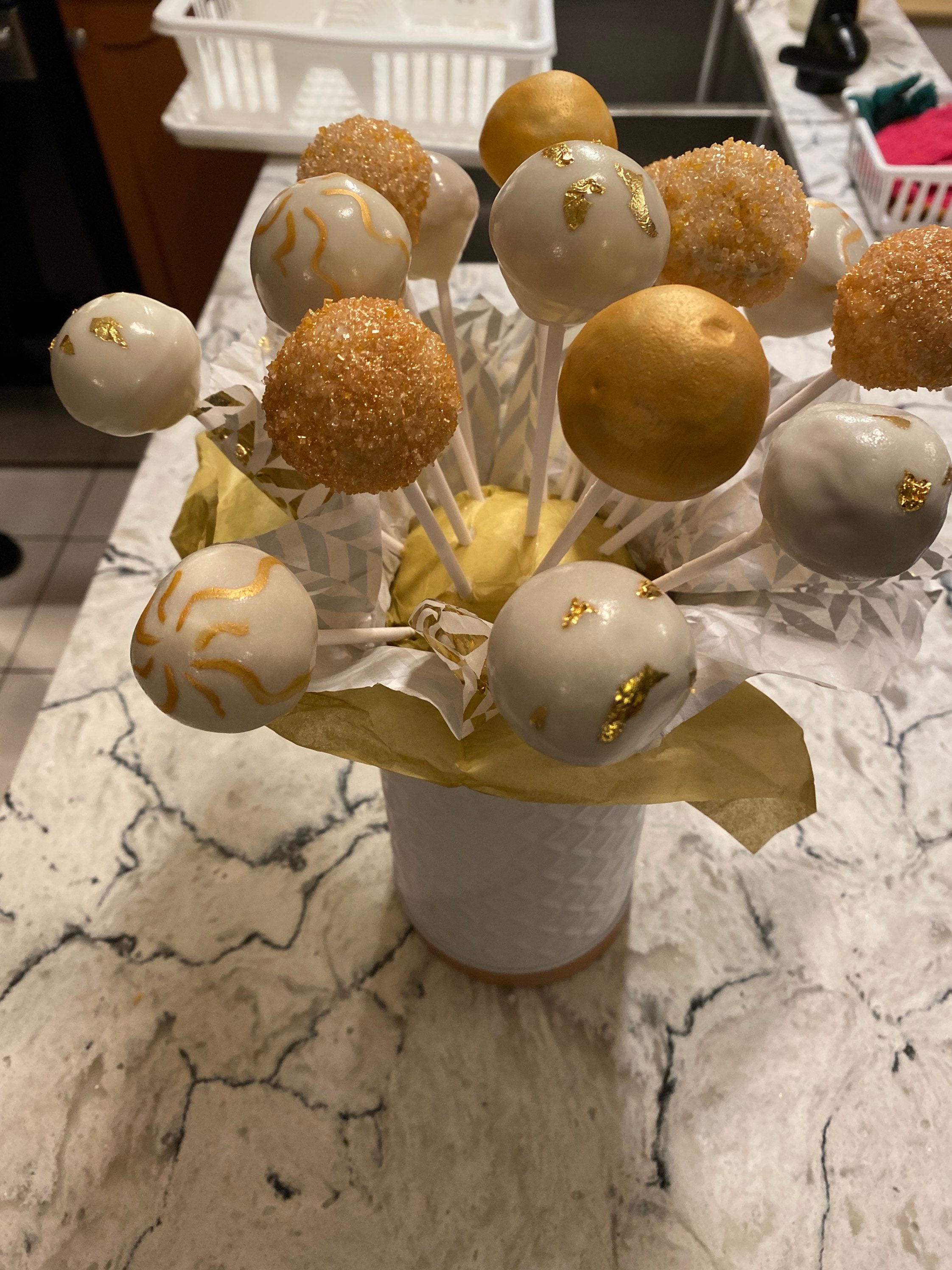 20 Cake Pop Bouquet. Only available for Local delivery in Etsy