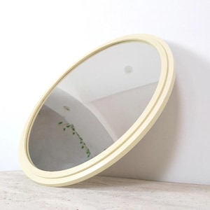 Bathroom Mirror / Retro Vanity Mirror / Minimalist Plastic Mirror / 1970&#39;s / Vintage Round Wall Mirror / Decorative Mirror