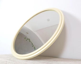 Bathroom Mirror / Retro Vanity Mirror / Minimalist Plastic Mirror / 1970&#39;s / Vintage Round Wall Mirror / Decorative Mirror