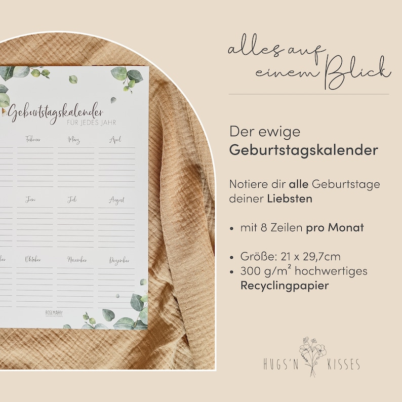 Op de afbeelding: Een printbare verjaardagskalender met een groen bloemenontwerp. De kalender heeft de titel "Geburtstagskalender" en heeft ruimte voor elke maand van het jaar. De tekst onder de kalender luidt "Der ewige Geburtstagskalender Notiere dir alle Geburtstage deiner Liebsten mit 8 Zeilen pro Monat Gr&ouml;&szlig;e: 21 x 29,7cm 300 g/m&sup2; hochwertiges Recyclingpapier HUGS'N KISSES".