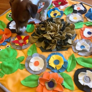 Interaktives Spielzeug für Hunde und Katzen Handgefertigter Spielteppich Schnüffelteppich für Hunde 90 cm Durchmesser