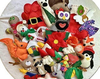 Set of 24 gift toys.