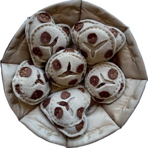 Soft chocolate chip cookie basket diameter 10 inches, 24 cm