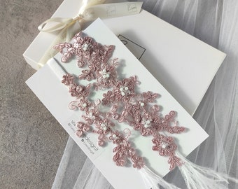 Bruiloft kousenband met veren, stoffige roze kant bruids kousenband