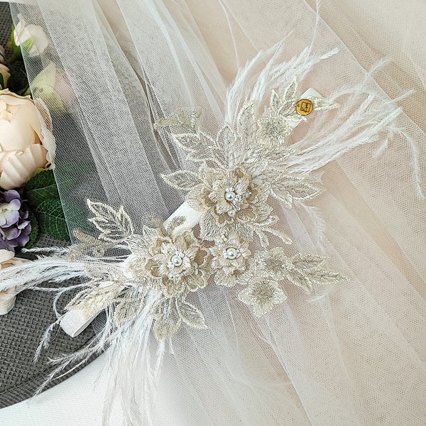 Wedding garter with feathers, Lace flower bridal garter