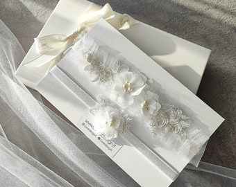 Wedding Garter with Ivory Tulle and Lace , Lace and flowers bridal garter