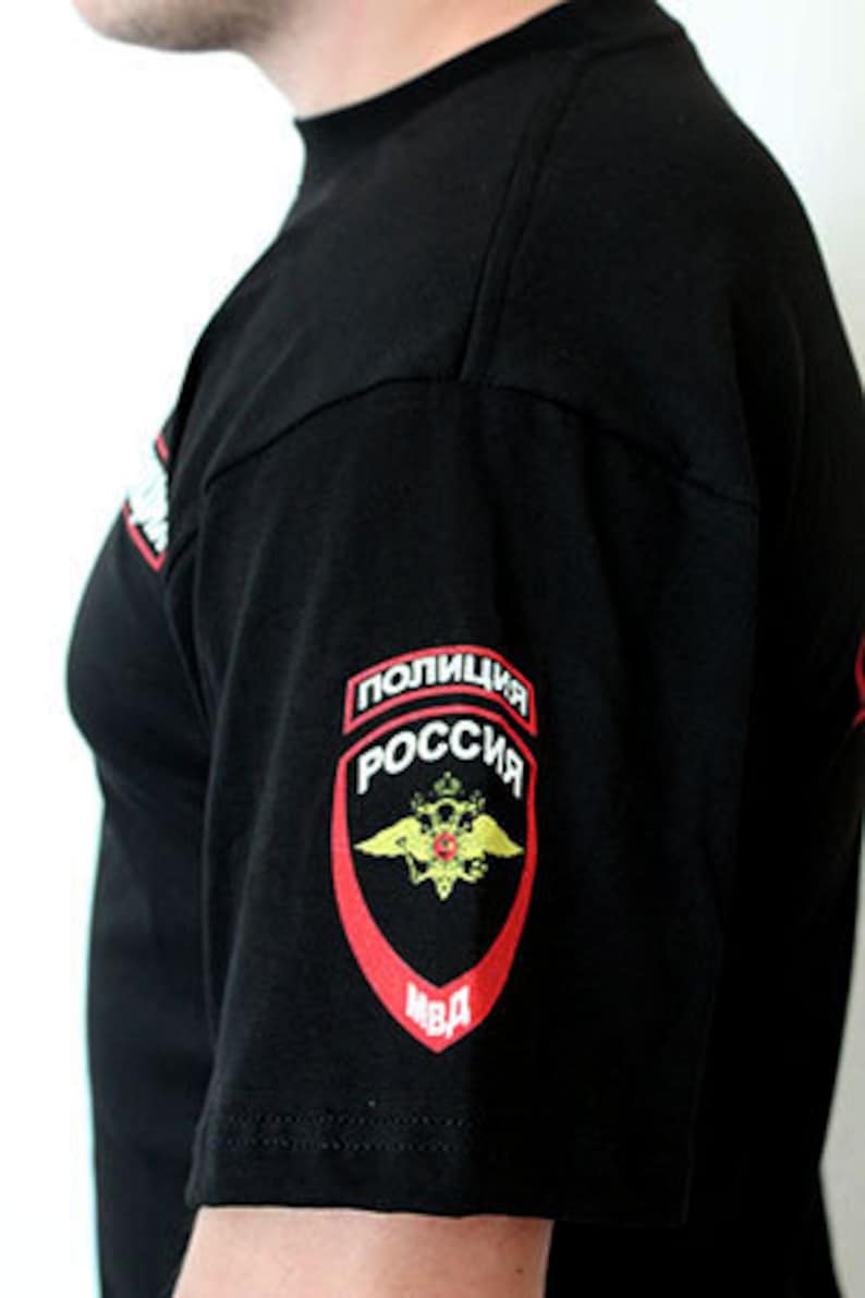 Майка поло полиция мвд. Рубашка поло с вышивкой логотипа. Футболка полиция мвд. Поло мвд форменное. Шевроны на поло.