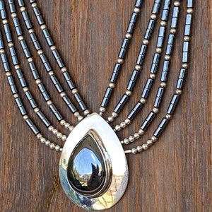 Collier en argent liquide Zuni hématite en argent sterling signé VTG S Eustace
