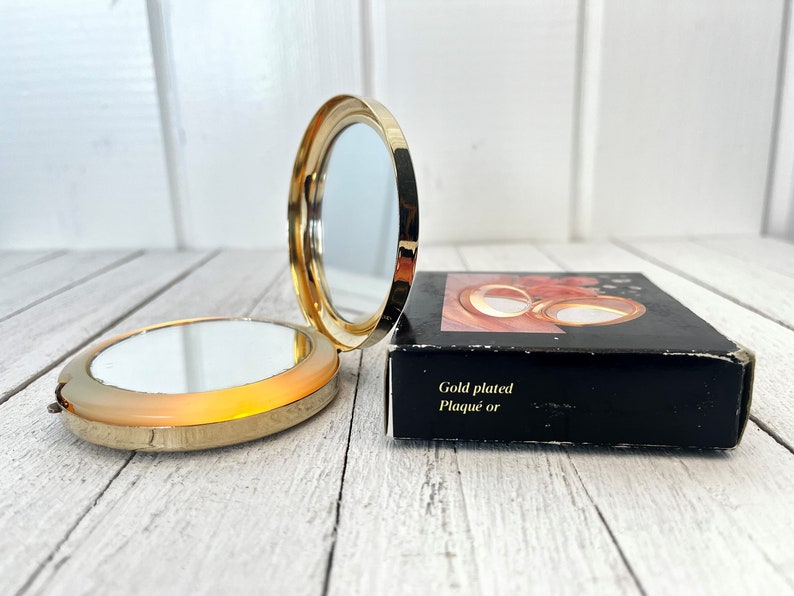Miroir de maquillage de sac à main de poche vintage Mid-Century plaqué or, compact lumineux en laiton par T. Eaton Co. image 4