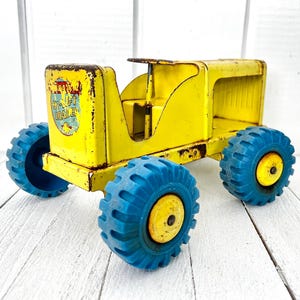 Antique 1950&#39;s Lumar Hi-Lift Loader Pressed Steel Tractor, Yellow and Blue, by Louis Marx & Co.