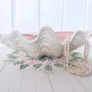 Bol en céramique moulé en forme de coquillage, style Mid-Century Atlantic