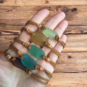 Armband aus Treibglaskordel. Veganes Armband. Unisex-Armband aus Treibglas. Schmuck aus Treibglas. Armband im Surfer-Stil.
