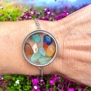 Sea glass locket bracelet. Unisex Beach glass bracelet. Sea glass jewelry. Adjustable bracelet.
