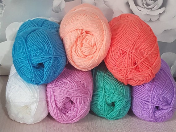7 x 5 m Rainbow Yarn Wool Job Lot Knitting Crochet Crafts Toys Pompoms