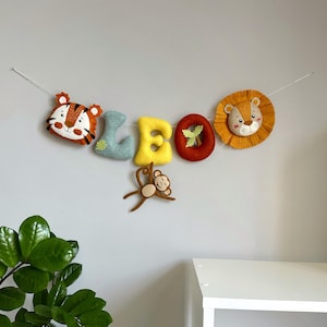 Ghirlanda con nome in feltro &quot;Safari&quot; per neonati, cartello con nome per cameretta dei bambini, bandierine in feltro per cameretta dei bambini, ghirlanda con striscioni di benvenuto per compleanno, lettere in feltro