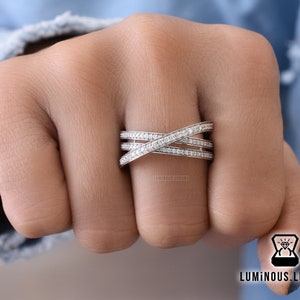Criss Cross Wedding Band, Personalized Gift Band, Crossover Band, Round Cut Moissanite Engagement Band Ring, Party Wear Band, Unique Ring