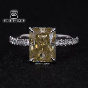 2.5/3.5/5 Carat Yellow Radiant Cut Solid Gold Women&#39;s Ring, 4 Claw Prong Basket Set Anniversary Ring, Hidden Halo Moissanite Party Wear Ring