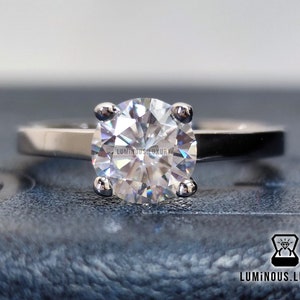 1 Carat Colorless Round Moissanite Engagement Ring | Classic Solitaire Ring, 10K 14K 18K White Yellow Rose Gold Four Prongs Anniversary Ring