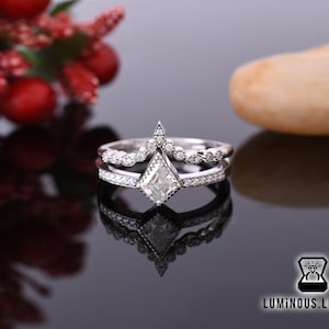 Kite cut Moissanite Engagement Ring Set, Unique Solid Gold Engagement Ring Vintage Art Deco Engagement Ring, Curved Wedding Band Bridal set