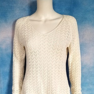 Vintage Milk White Chevron Openwork Crocheted Light Sweater Top with Raglan Sleeves, V Neck/ Northern Isles/ Size M