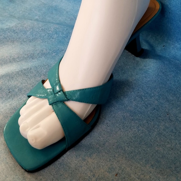 Vintage 90s Turquoise Leather Low Spool Heel Mule Slip On Sandals/ Bandolino/ Size 7.5M