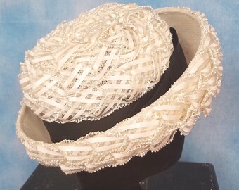 Vintage 60s Midcentury Mod White Woven Plastic Netting Ribbon Short Brim Derby Church Hat, Black Ribbon/ Sears Millinery/ 21” hat size