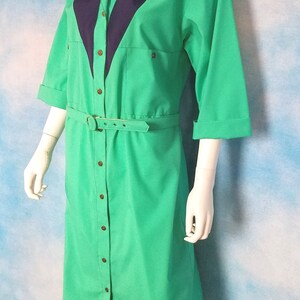 Vintage 80s Aqua and Navy Cotton Poly Western Belted Shift Shirt Dress with Cuffed Sleeves, Brass Buttons/ Willi of California/ Size 14 image 3