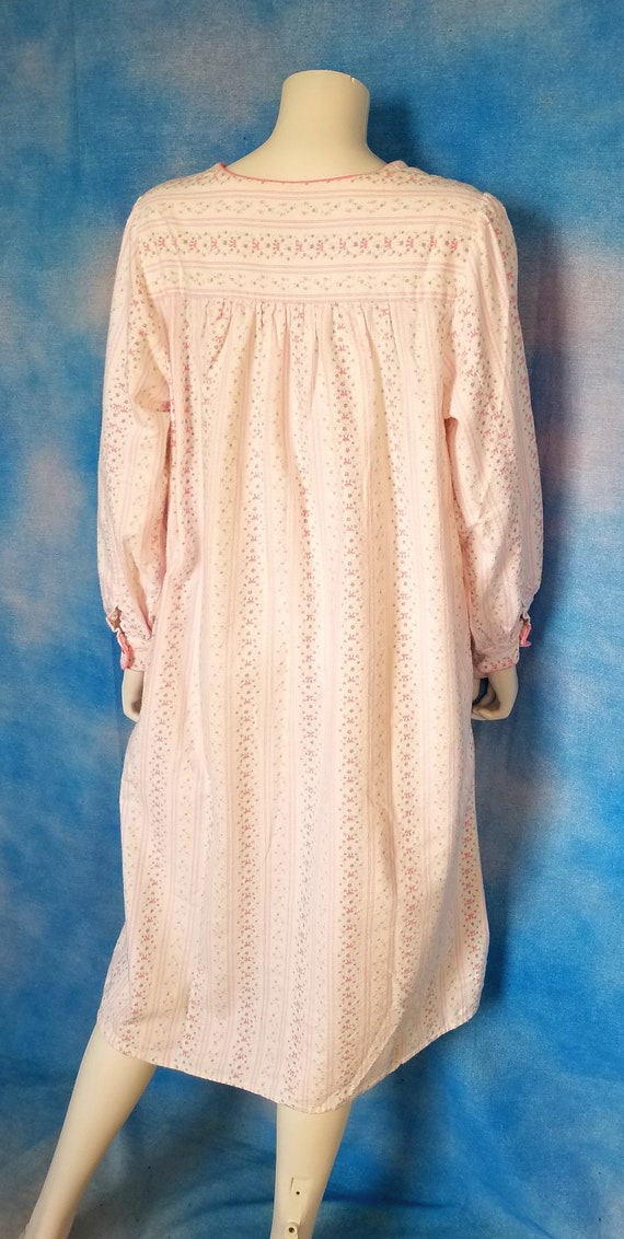 Vintage 80s White Flannel Long Sleeved Nightgown … - image 8