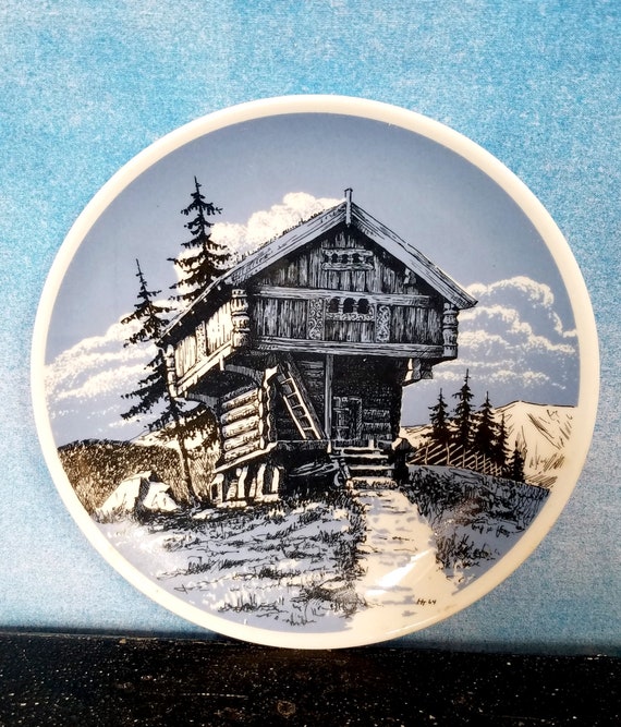 Vintage 1970s Norwegian Decorative Plate With Stabbur Cabin, Pine