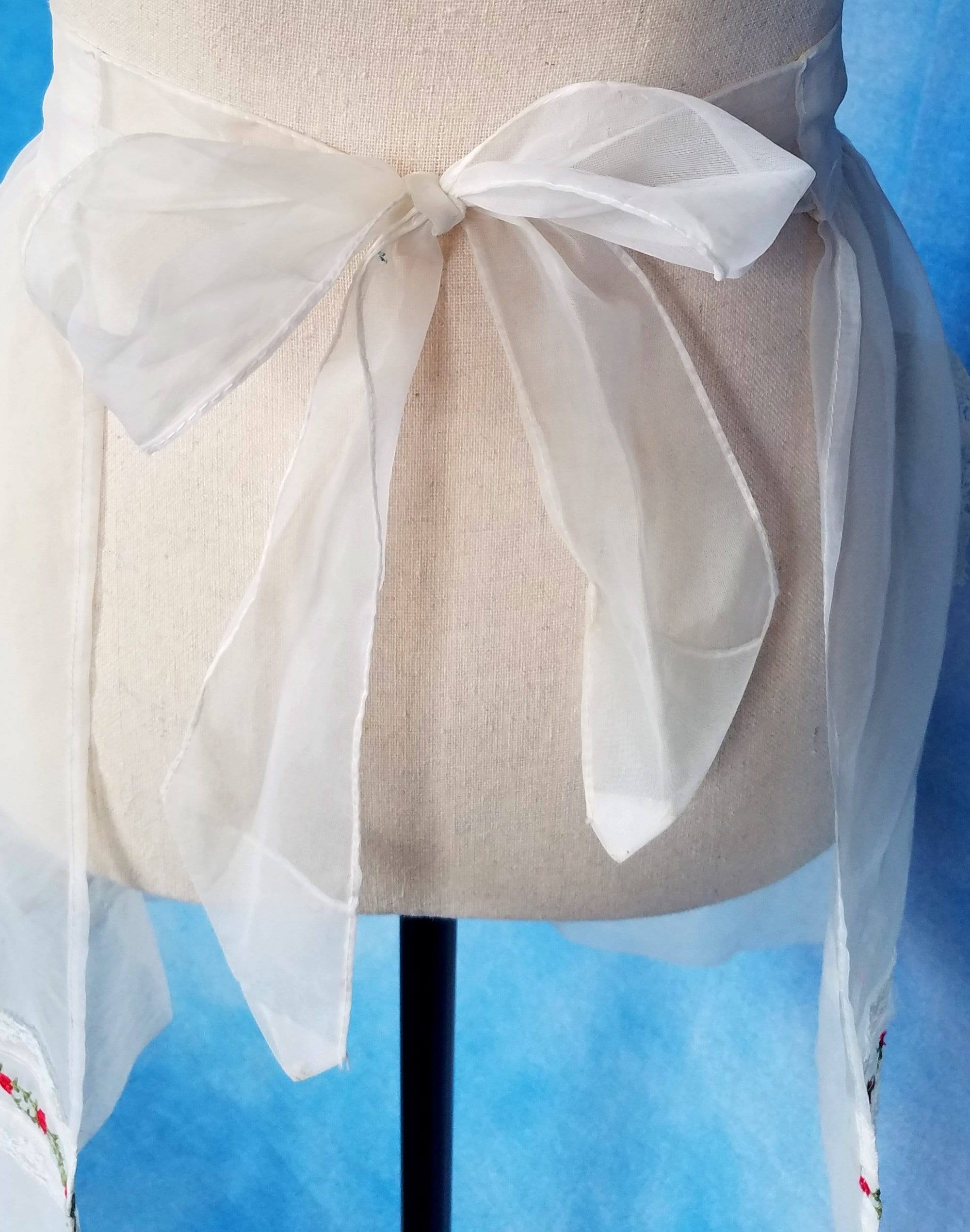 Vintage 50s or 60s White Sheer Nylon Chiffon Organza Half  display picture 1