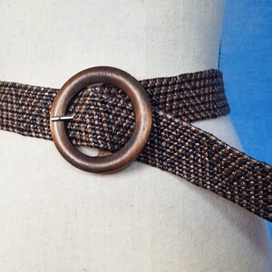 Vintage 90s Woven Brown 2-Tone Stretch Raffia Belt, Tribal Triangle Pattern, Large Circular Wooden Buckle/ Up To 40 Waist image 1