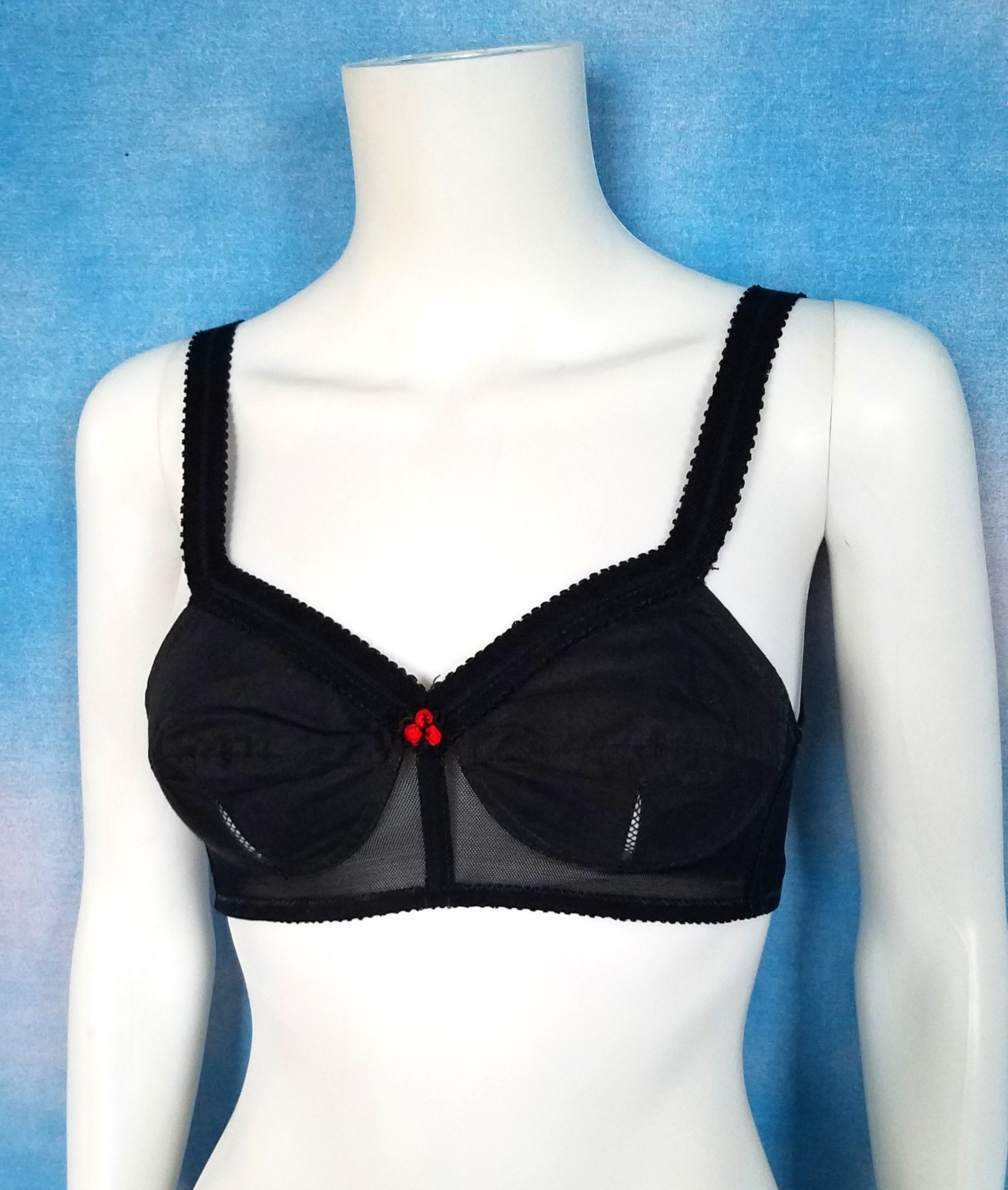 Vintage 60s Black Bullet Bra, Full Coverage, No Underwire