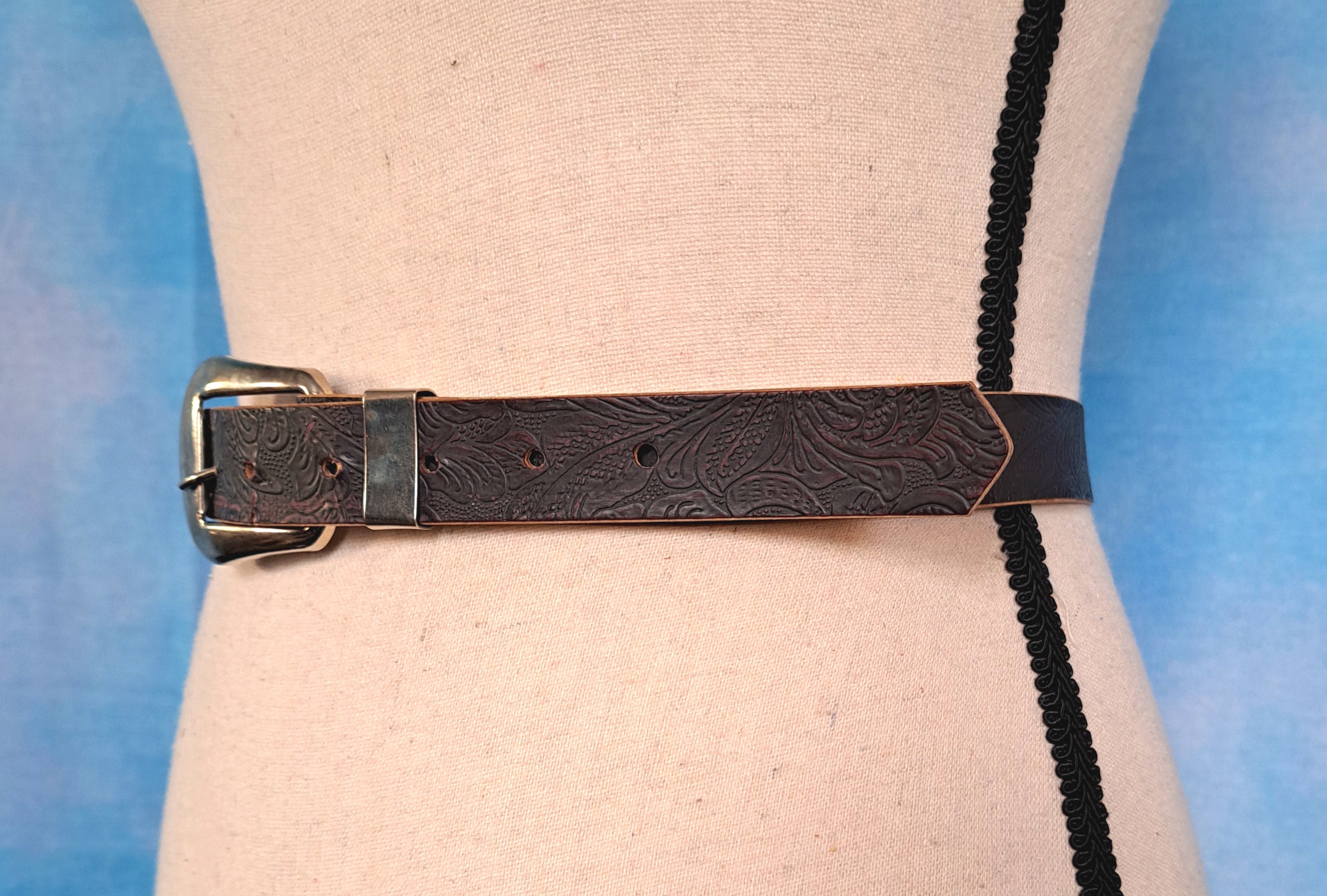 Vintage 90s Gotcha Covered Grey Brushed Genuine Leather Western Tipped Belt Vintage 90s Charcoal Gray Faux Leather Tooled Look Western  main image 2