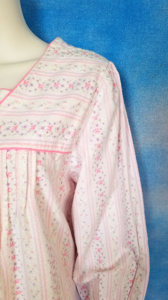 Vintage 80s White Flannel Long Sleeved Nightgown … - image 5