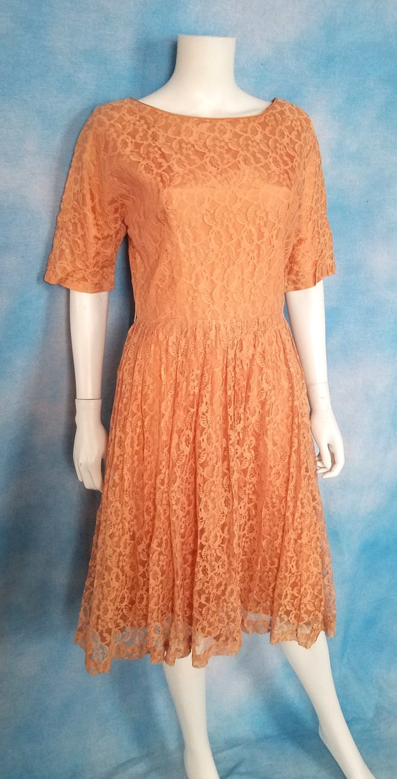 Vintage 50s Blush Peach Chantilly Lace Dress with… - image 4