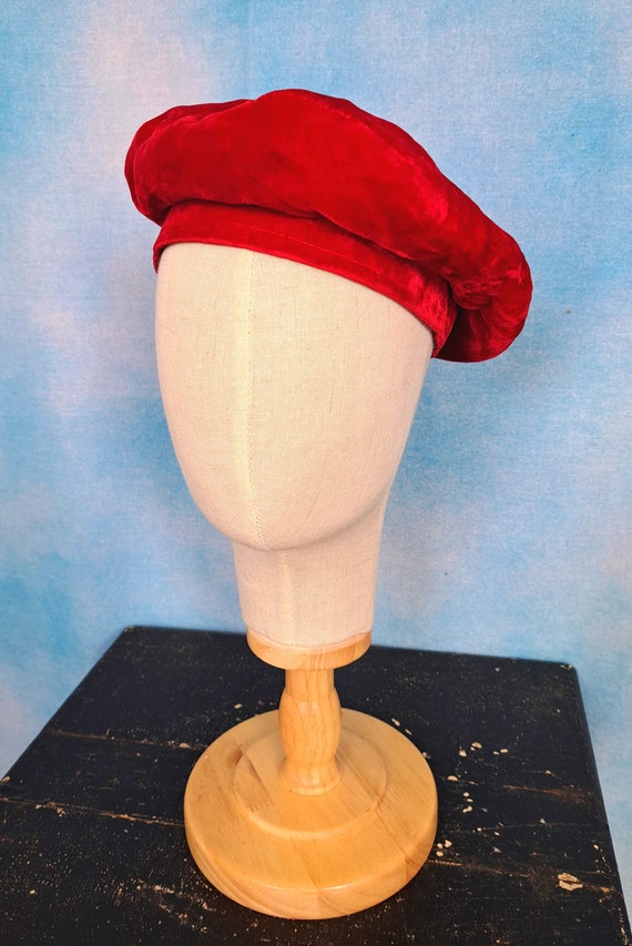 Vintage 70s Red Crushed Velvet Beret Cap Hat/ 22.5