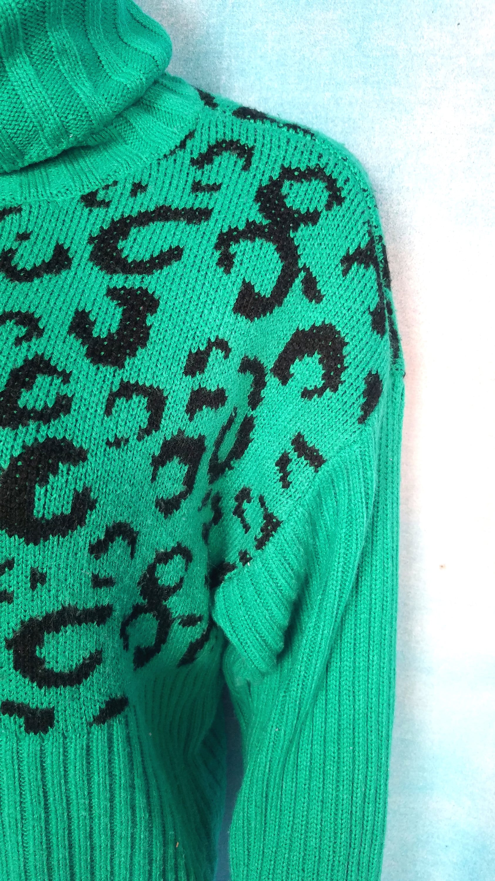 Vintage 90s Y2K Turquoise and Black Ribbed and Leopard Knit
